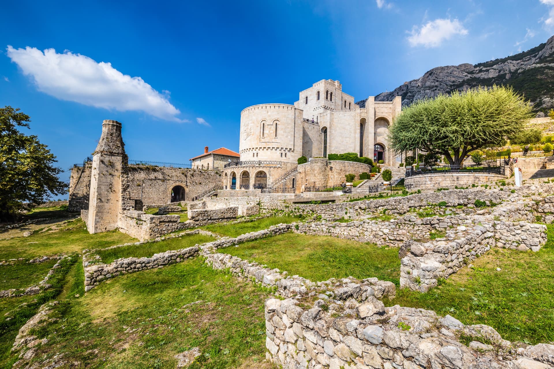 Krujë Castle